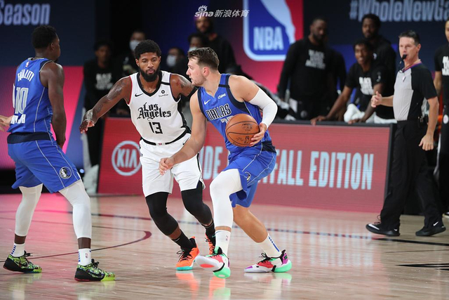 但这位年轻 但这位年轻